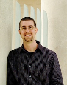 Photo of Associate Professor of Psychology Ryan Howell.